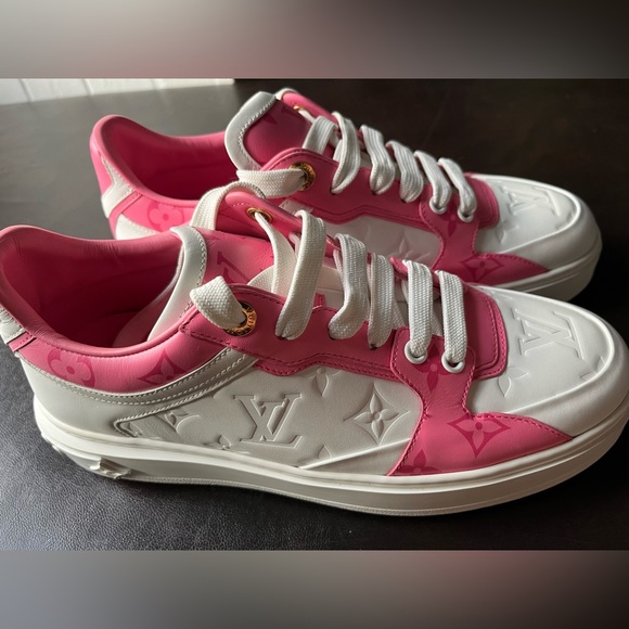 AUTHENTIC Louis Vuitton Timeout Sneakers with Dust bags - Picture 1 of 10